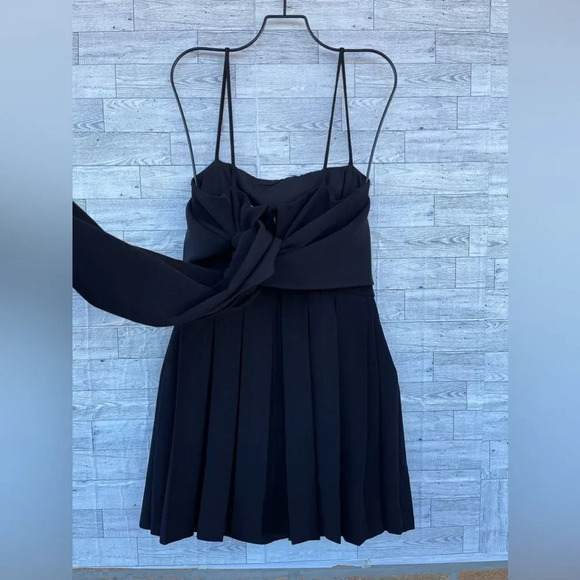 LBV Crepe Pleated Day Dress in black  Size 2 - Picture 11 of 17